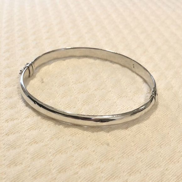 Sterling Silver Spring Closure Locking Clasp Closure Bangle Bracelet - Picture 7 of 15